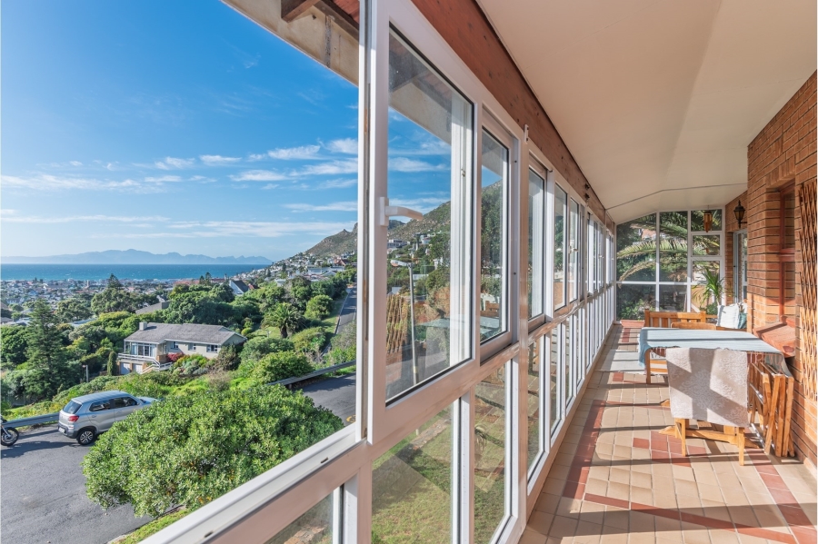 4 Bedroom Property for Sale in Fish Hoek Western Cape